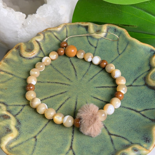 DIY Shell Fuzzy Bracelet